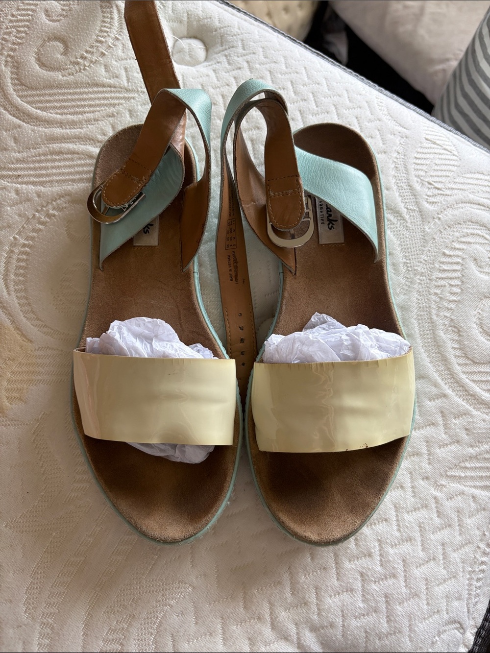 Clarks Mint and Cream Comfort Sandals - 8.5
